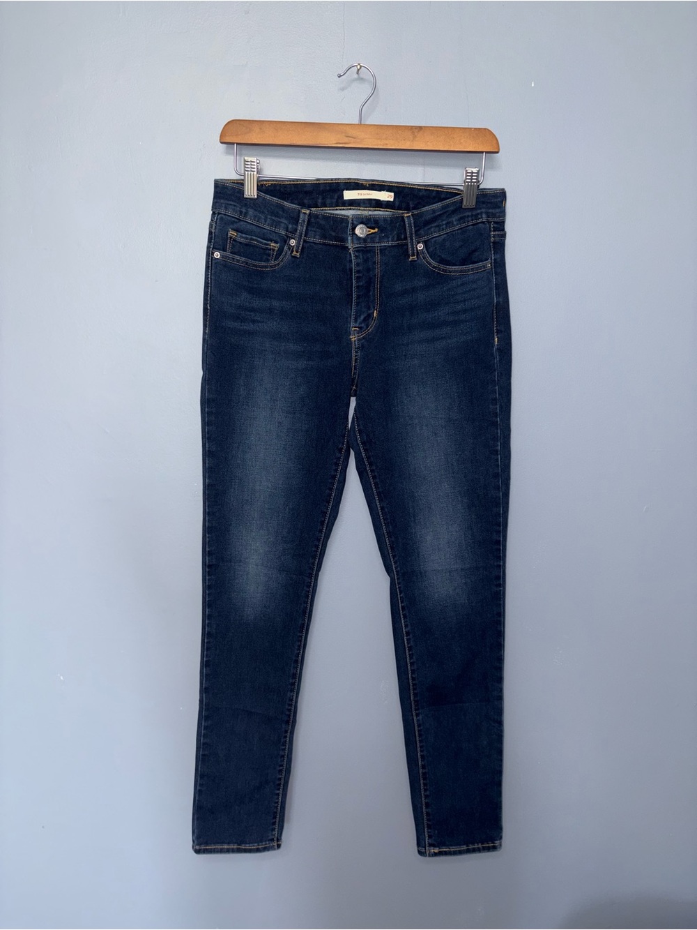 Levi’s • Jeans
